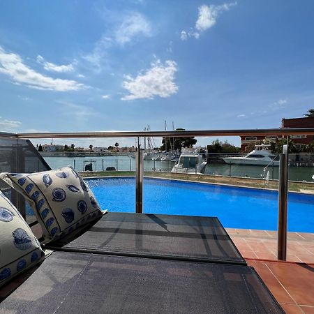 Blau Apartamento Frente A Los Canales Y Las Puestas De Sol De 罗萨斯 外观 照片