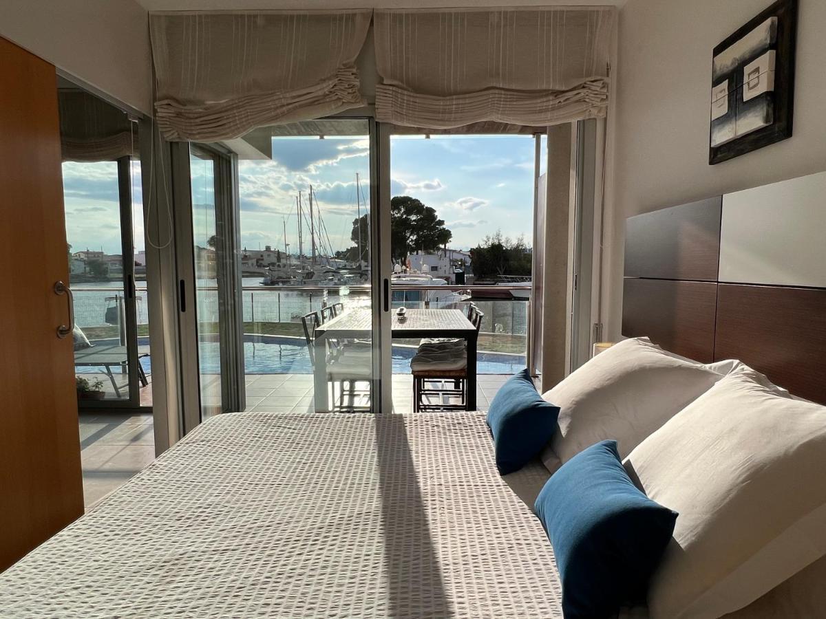 Blau Apartamento Frente A Los Canales Y Las Puestas De Sol De 罗萨斯 外观 照片
